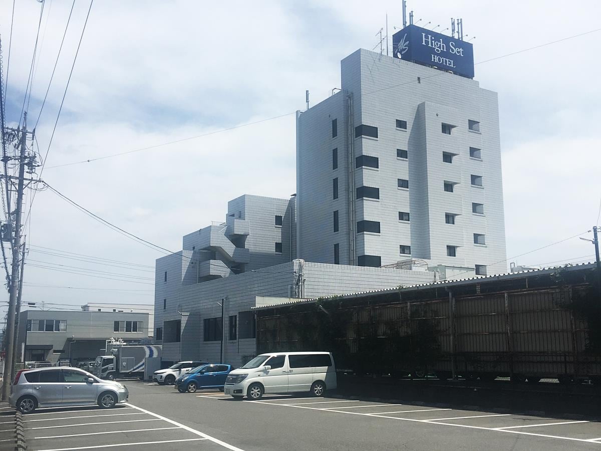 無料駐車場完備